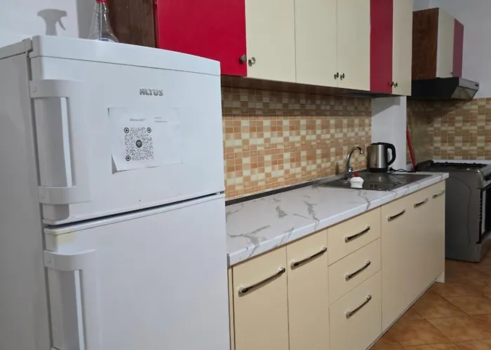 Charming تيرانا